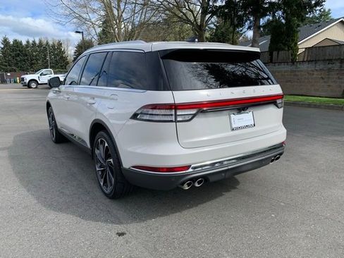 Certified 2025 Lincoln Aviator Reserve w/ Equipment Group 201A AWD/4WD image 3