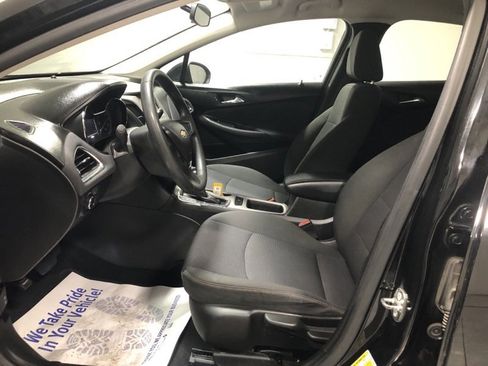Used 2018 Chevrolet Cruze LS image 17