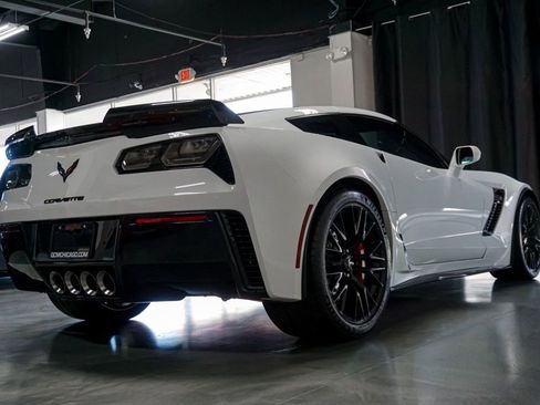 Used 2015 Chevrolet Corvette Z06 w/ Z07 Performance Package image 7