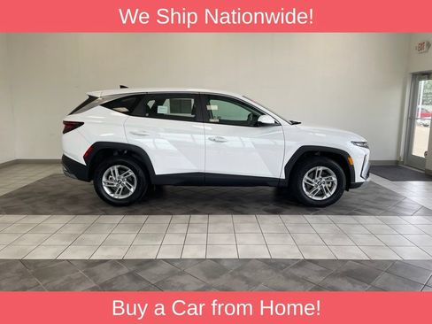 Used 2025 Hyundai Tucson SE AWD/4WD image 4