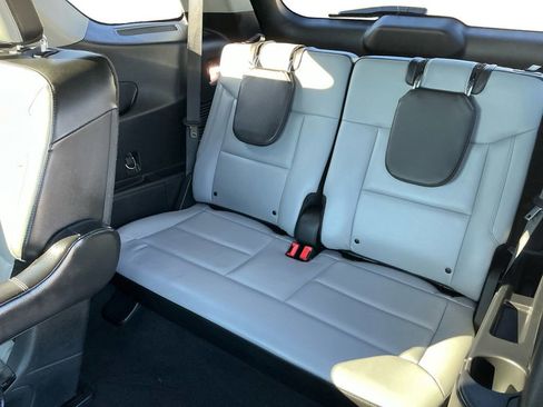 Used 2021 Ford Explorer XLT w/ Equipment Group 202A image 21