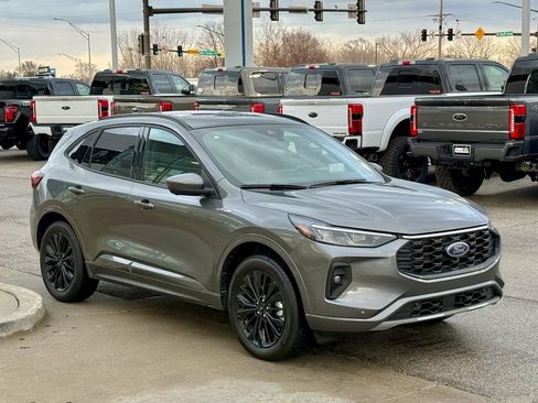 Certified 2025 Ford Escape ST-Line Elite w/ Premium Technology Package image 7