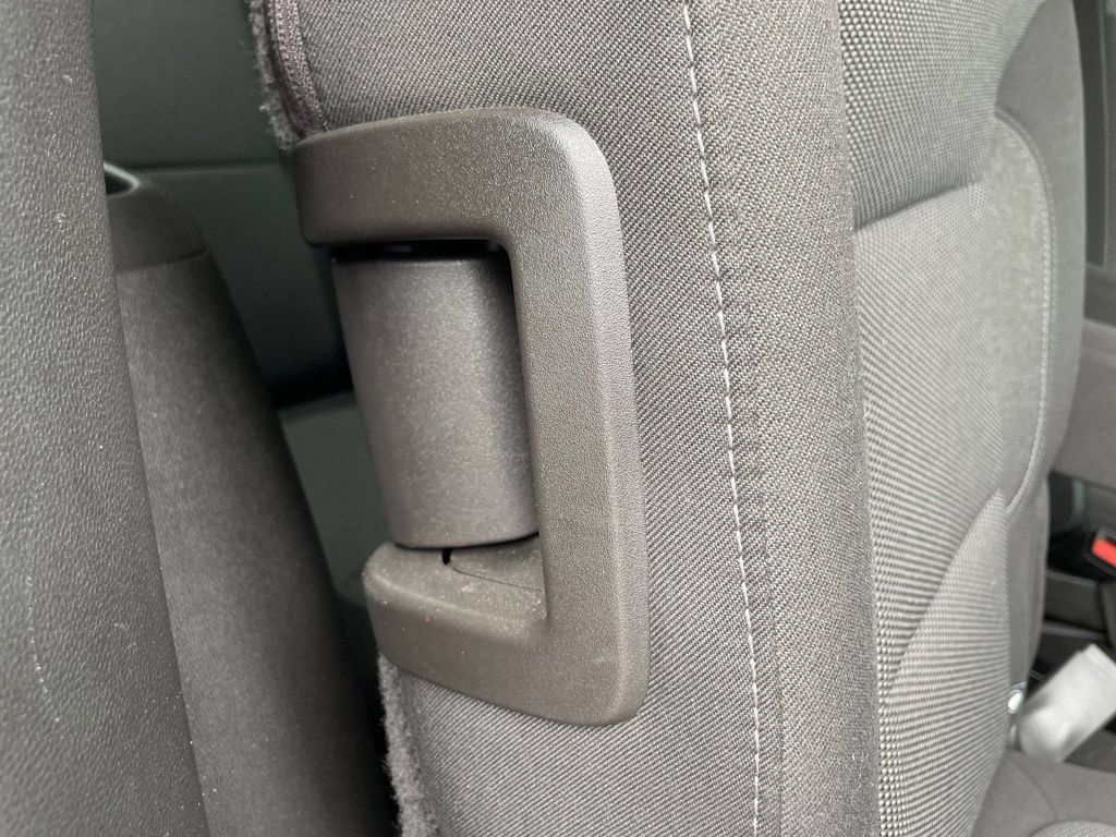 Used 2022 Chevrolet Traverse LT FWD image 27