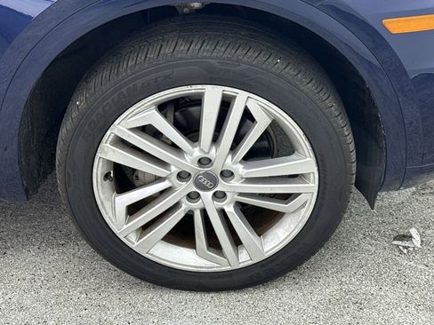 Used 2018 Audi Q5 Prestige w/ Prestige Package image 32