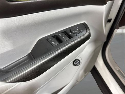 Used 2017 GMC Acadia SLT image 30