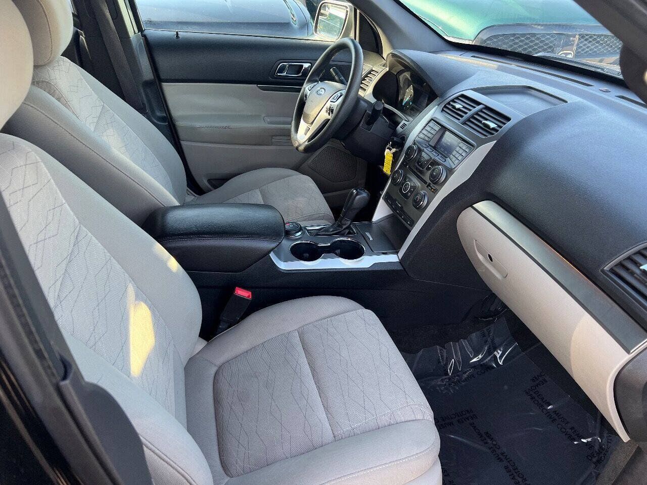 Used 2015 Ford Explorer 4WD image 12