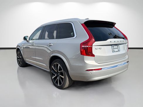 Used 2023 Volvo XC90 B6 Plus image 5