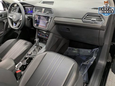 Used 2022 Volkswagen Tiguan SE w/ Panoramic Sunroof Package AWD/4WD image 31