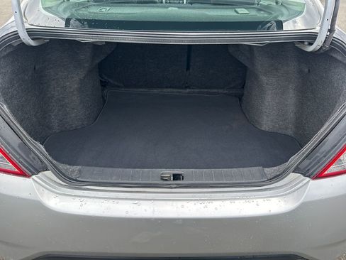 Used 2016 Nissan Versa SV FWD image 28