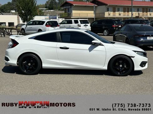 Used 2016 Honda Civic Touring image 8