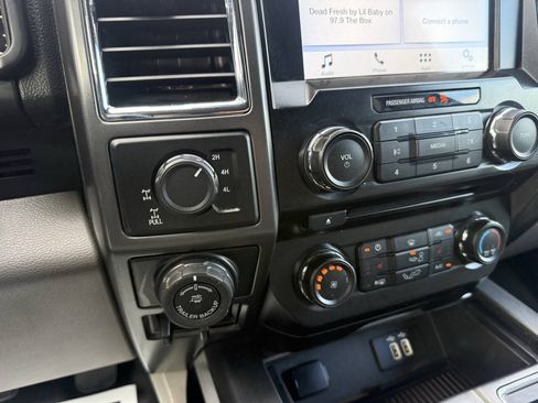 Used 2016 Ford F150 XLT w/ Equipment Group 302A Luxury AWD/4WD image 27