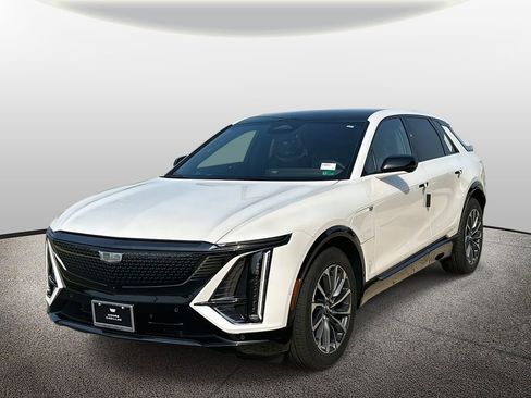 New 2025 Cadillac Lyriq Sport image 5