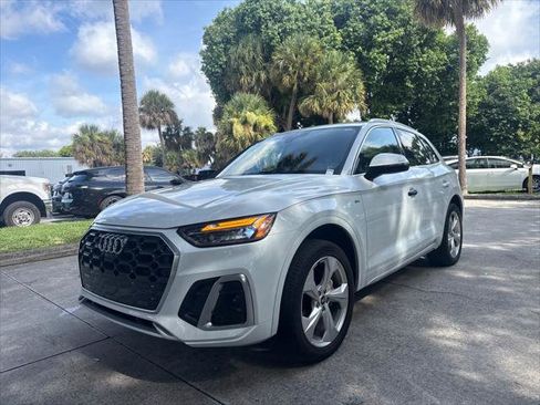 Used 2023 Audi Q5 2.0T Premium Plus w/ Premium Plus Package AWD/4WD image 2