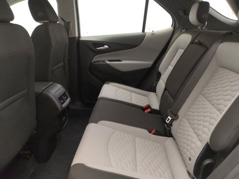 Used 2018 Chevrolet Equinox LS image 18