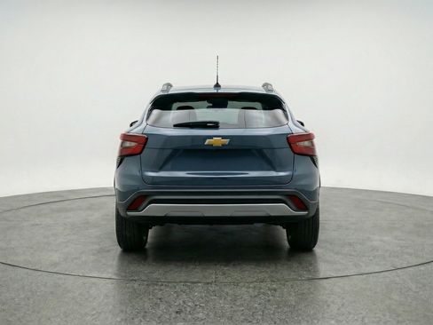 Used 2025 Chevrolet Trax LT image 7