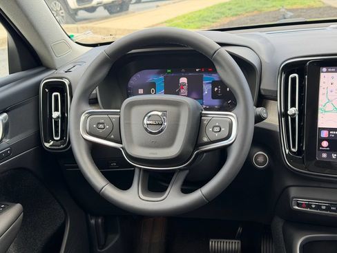 Certified 2023 Volvo XC40 B5 Plus w/ Driver Assist Package AWD/4WD image 22