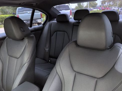 Used 2019 BMW 330i Sedan w/ Convenience Package RWD image 8