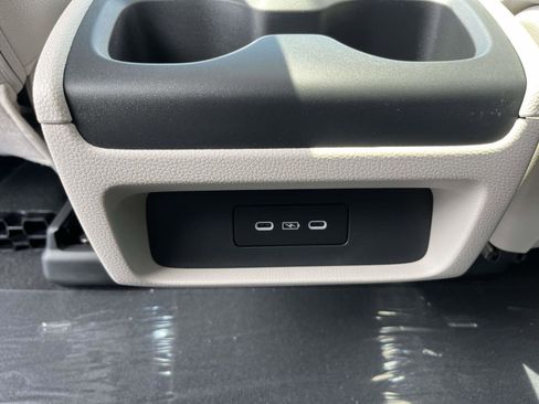 New 2026 Honda Odyssey Touring image 7