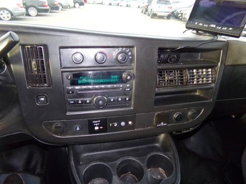 Used 2018 Chevrolet Express 3500 w/ Power Convenience Package RWD image 49
