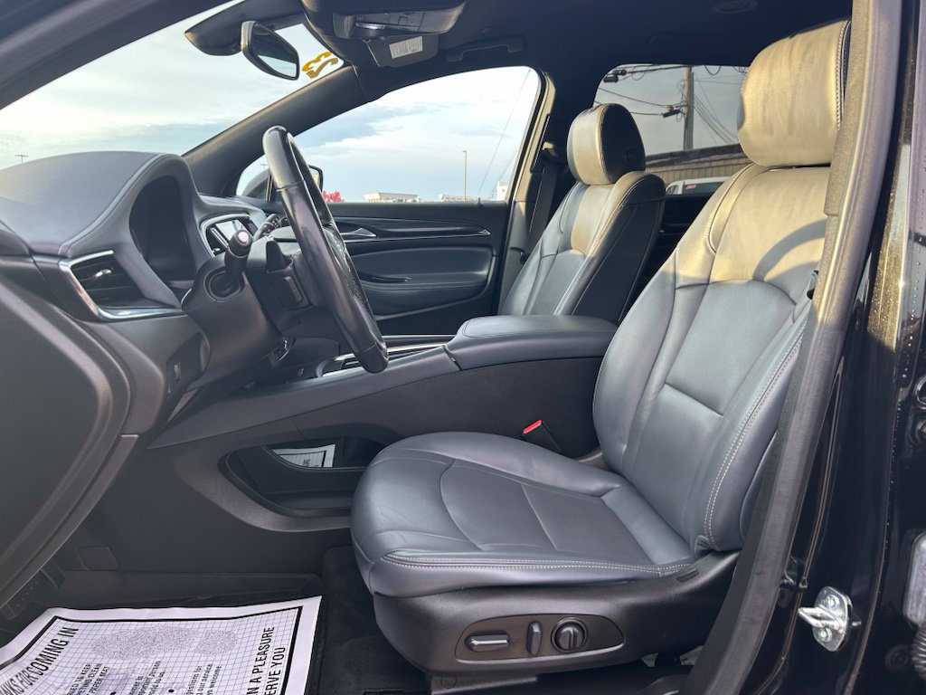 Used 2023 Buick Enclave Essence AWD/4WD image 9