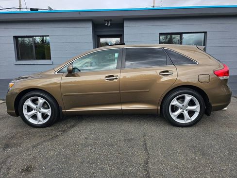 Used 2009 Toyota Venza AWD image 2