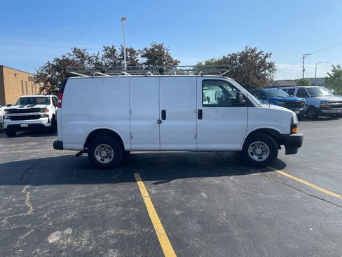 Used 2021 Chevrolet Express 3500 w/ Driver Convenience Package RWD image 8