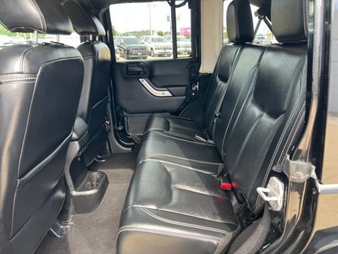 Used 2013 Jeep Wrangler Unlimited Sahara w/ Connectivity Group AWD/4WD image 13