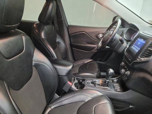 Used 2019 Jeep Cherokee Latitude Plus w/ Cold Weather Group image 21