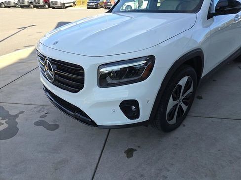 Certified 2025 Mercedes-Benz GLB 250 4MATIC image 12