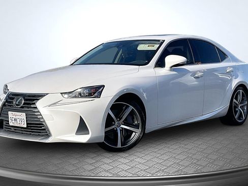 Used 2018 Lexus IS 300 w/ Comfort Package RWD image 12