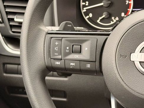 Certified 2023 Nissan Rogue SV image 24