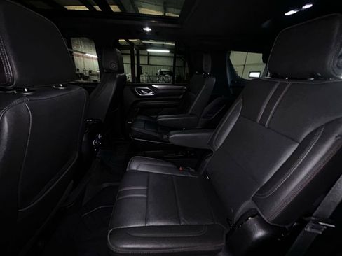 Used 2022 Chevrolet Tahoe RST w/ Sport Performance Package image 12