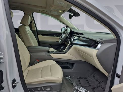 Used 2022 Cadillac XT6 Premium Luxury w/ Technology Package AWD/4WD image 17