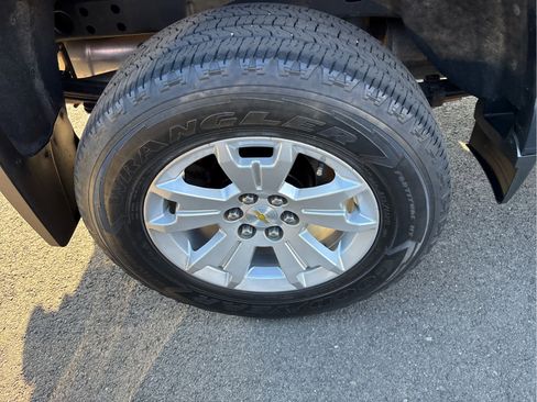 Used 2019 Chevrolet Colorado LT w/ LT Convenience Package image 24