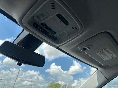 Used 2020 Chevrolet Traverse RS image 44