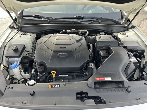 Used 2020 Kia Cadenza Limited image 29