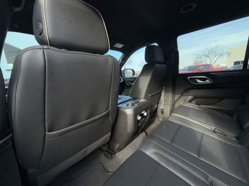 Used 2024 GMC Yukon SLT image 12