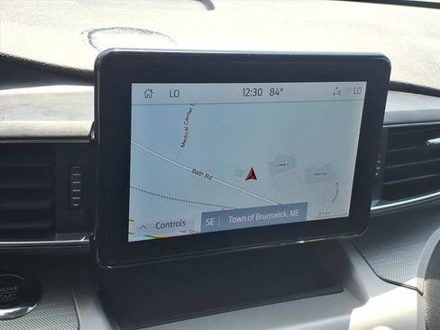 Used 2022 Ford Explorer XLT w/ Equipment Group 202A AWD/4WD image 22