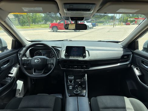 Used 2025 Nissan Rogue SV AWD/4WD image 17