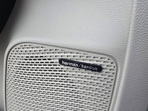 Used 2022 Chrysler Pacifica Limited image 20