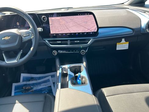 New 2026 Chevrolet Equinox EV LT w/ LPO, Blackout Package FWD image 15