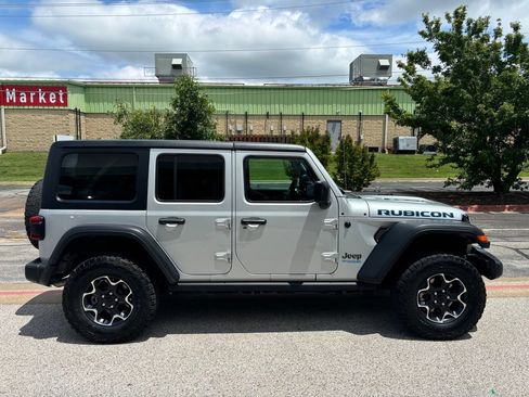 Used 2022 Jeep Wrangler Unlimited Rubicon 4xe w/ Cold Weather Group AWD/4WD image 2