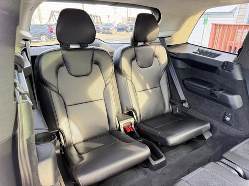 Used 2016 Volvo XC90 T6 Momentum w/ Momentum Plus Package image 39