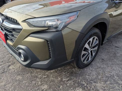 Used 2023 Subaru Outback Premium image 9