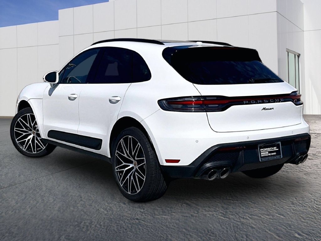 Certified 2026 Porsche Macan AWD/4WD image 3