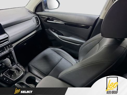 Used 2025 Kia Seltos EX w/ EX Sunroof Package AWD/4WD image 24
