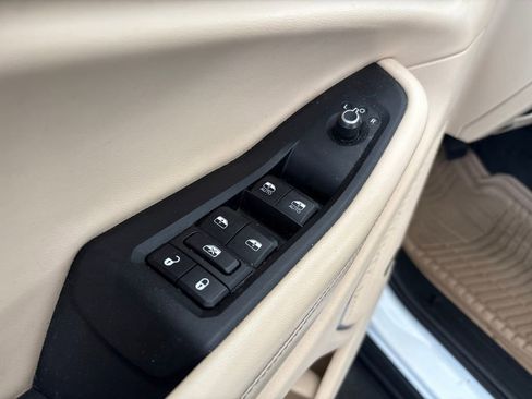 Used 2021 Jeep Grand Cherokee L Limited AWD/4WD image 15