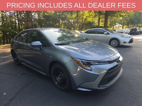 Used 2024 Toyota Corolla LE FWD image 9