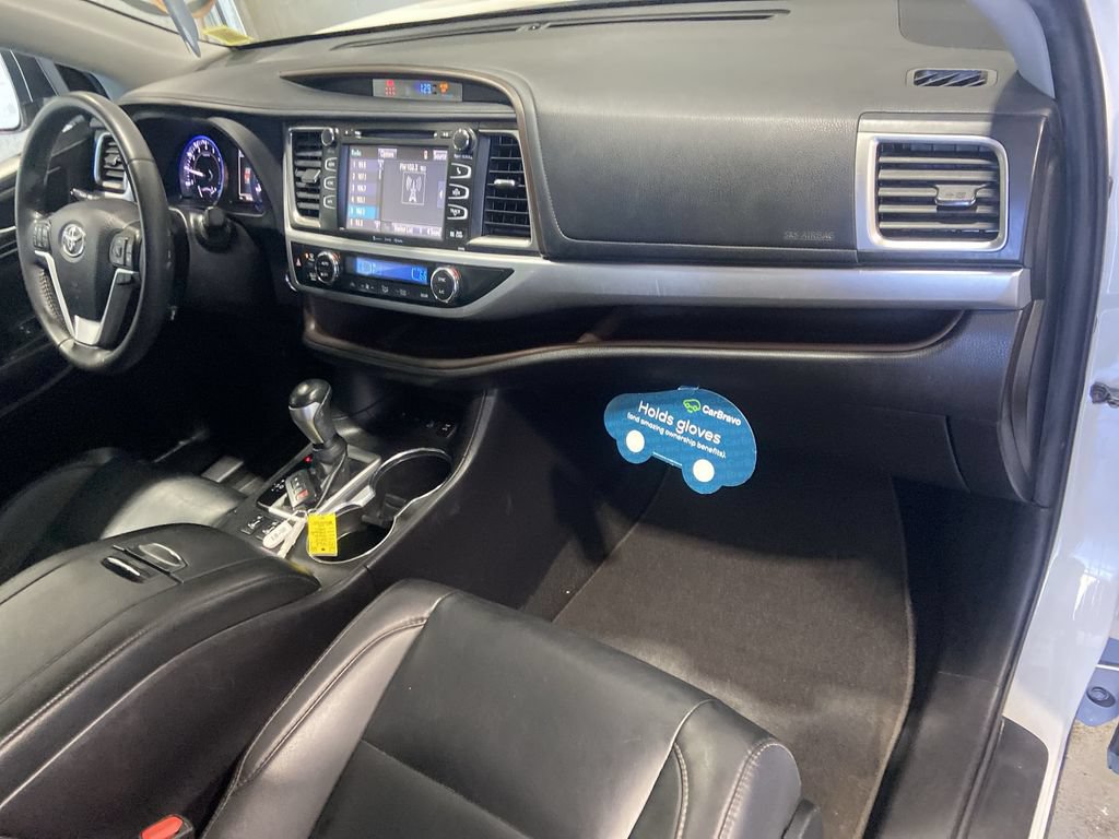 Used 2019 Toyota Highlander XLE AWD/4WD image 29