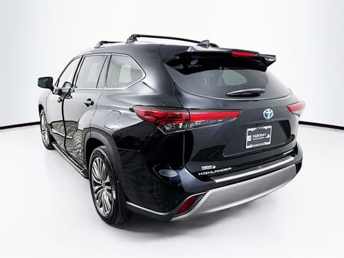 Used 2022 Toyota Highlander Platinum image 5